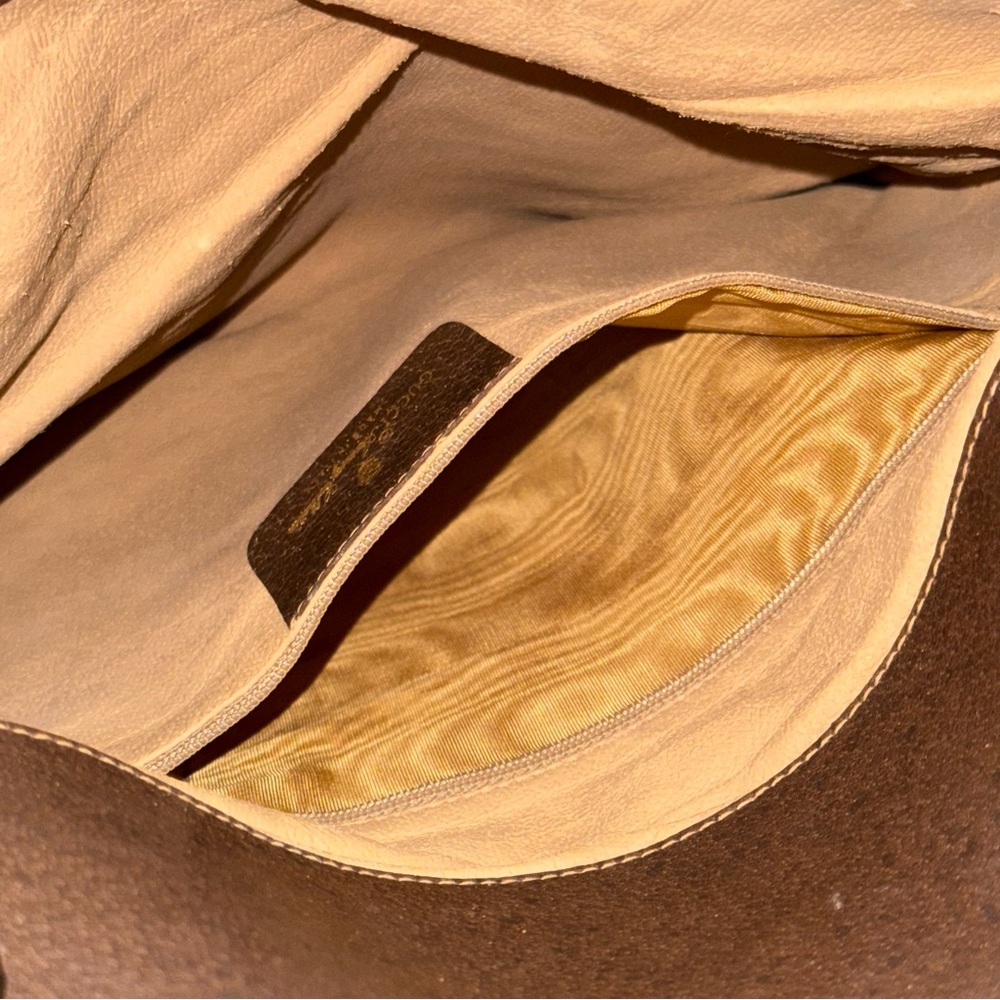 Vintage Gucci Clutch - Picture 5 of 12